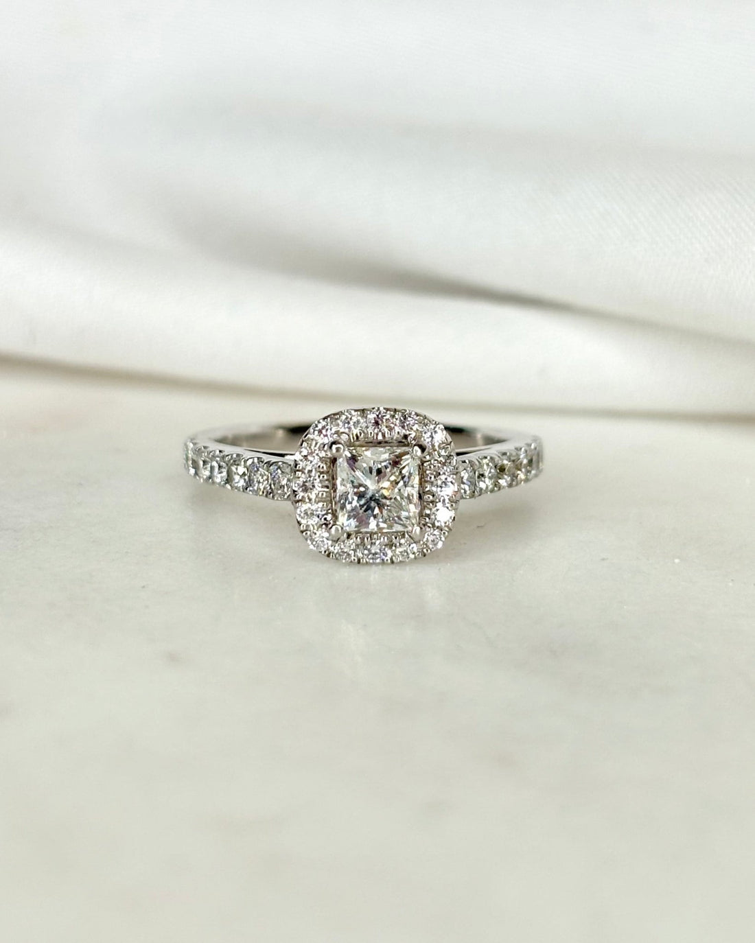 Bague Solitaire Auréole Diamants 1.14 carat &quot;Murielle&quot; - Elliade Paris