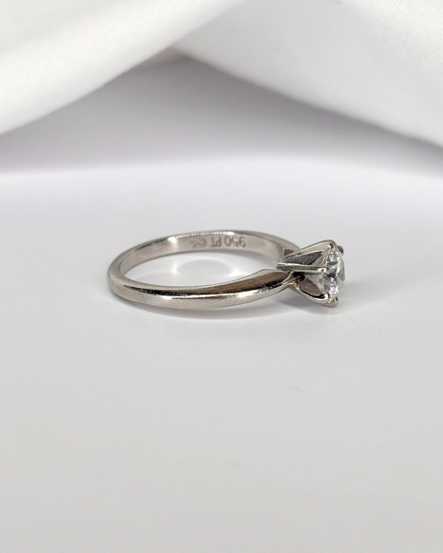Bague Solitaire Diamant 0.57 carat "Thaïs" - Elliade Paris