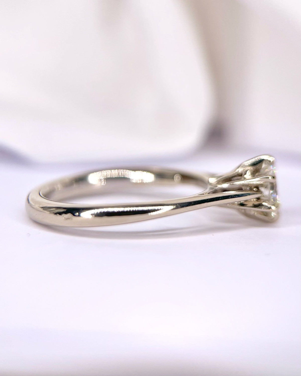 Bague Solitaire Diamant 0.74 carat I/VVS "Nesserine" - Elliade Paris