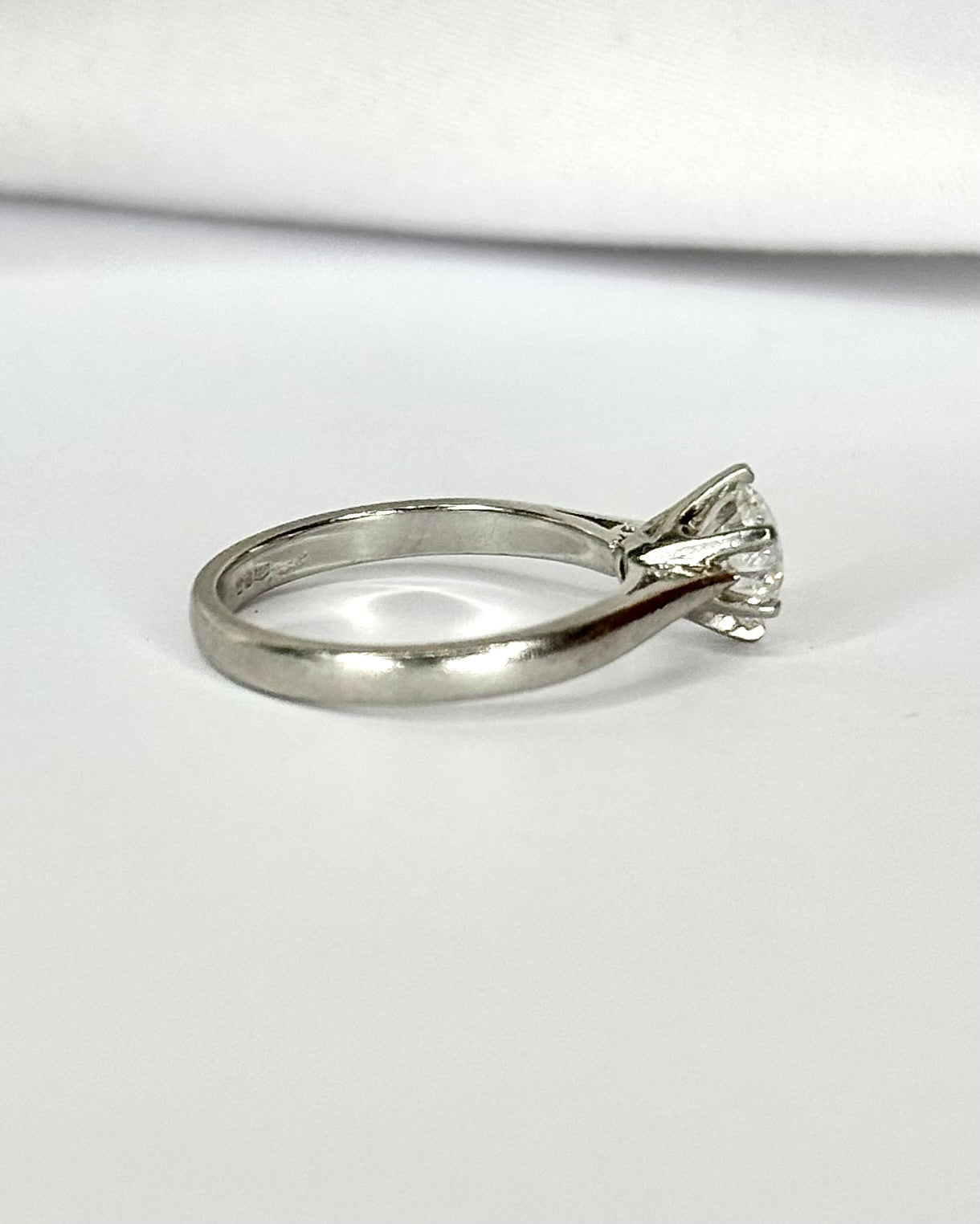 Bague Solitaire Diamant 0.81 carat "Carla" - Elliade Paris