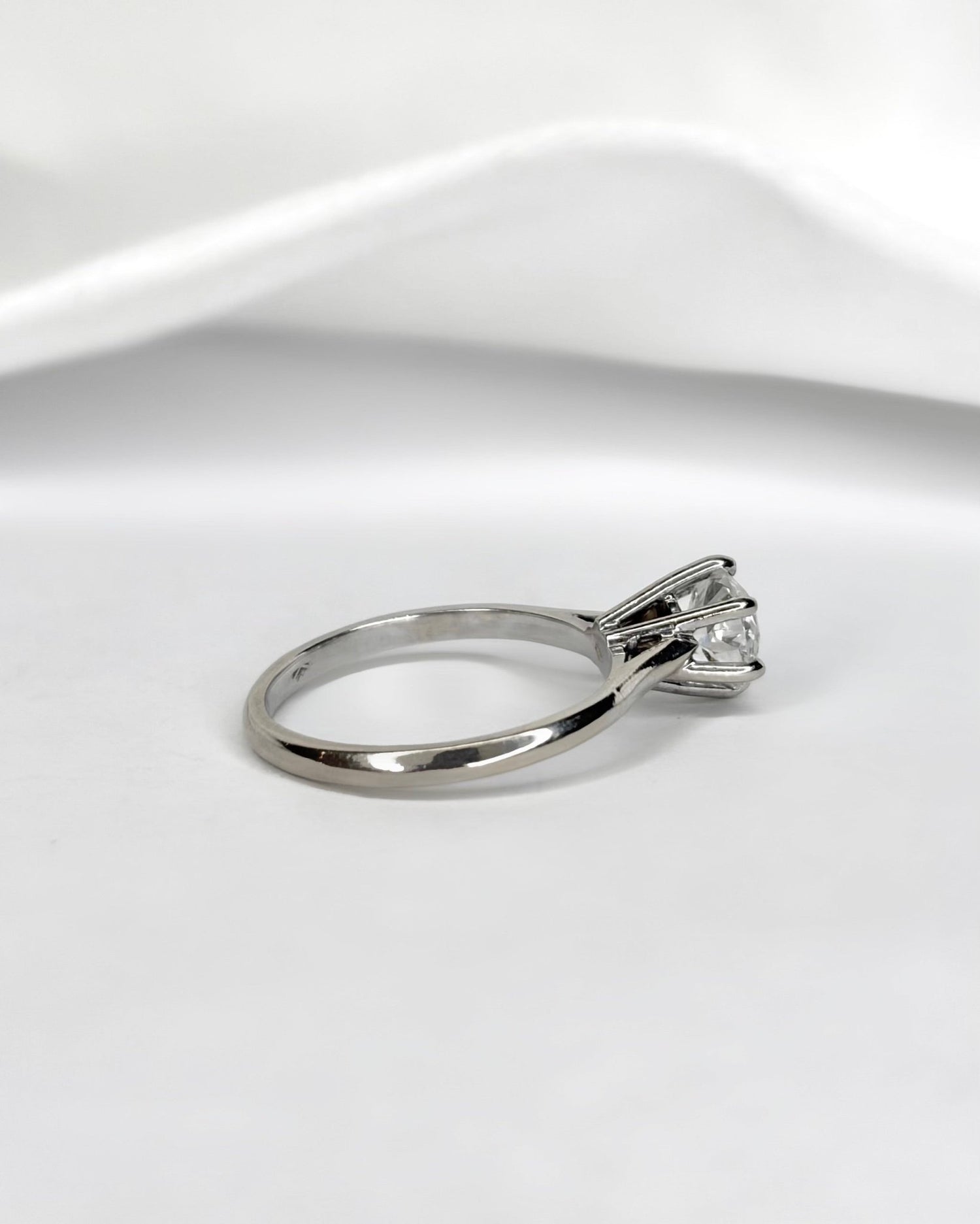 Bague Solitaire Diamant 0.90 carat "Elia" - Elliade Paris