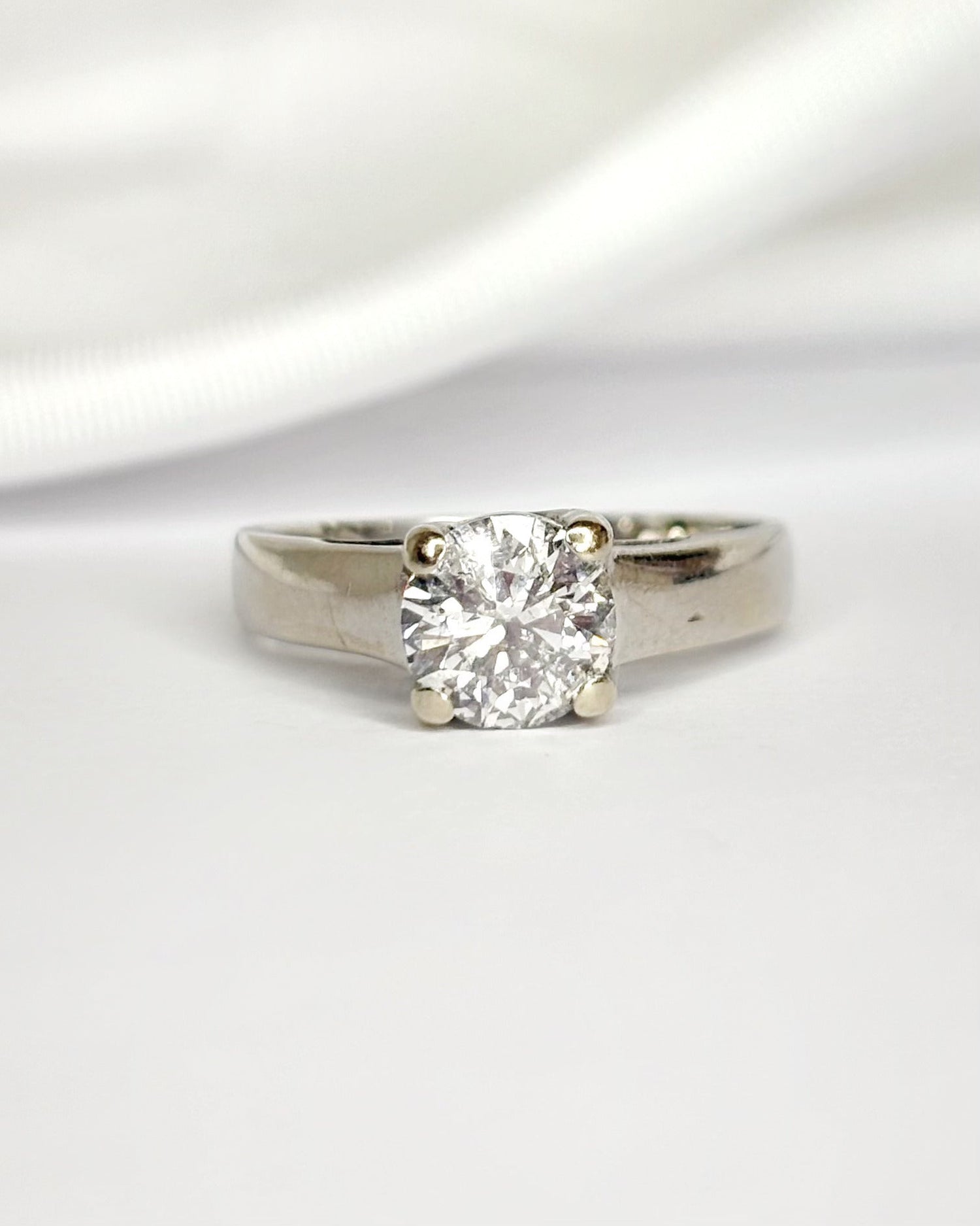 Bague Solitaire Diamant 0.96 carat "Elisabeth" - Elliade Paris