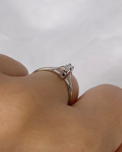 Bague Solitaire Diamant Marquise 0.24 carat &quot;Emine&quot; - Elliade Paris