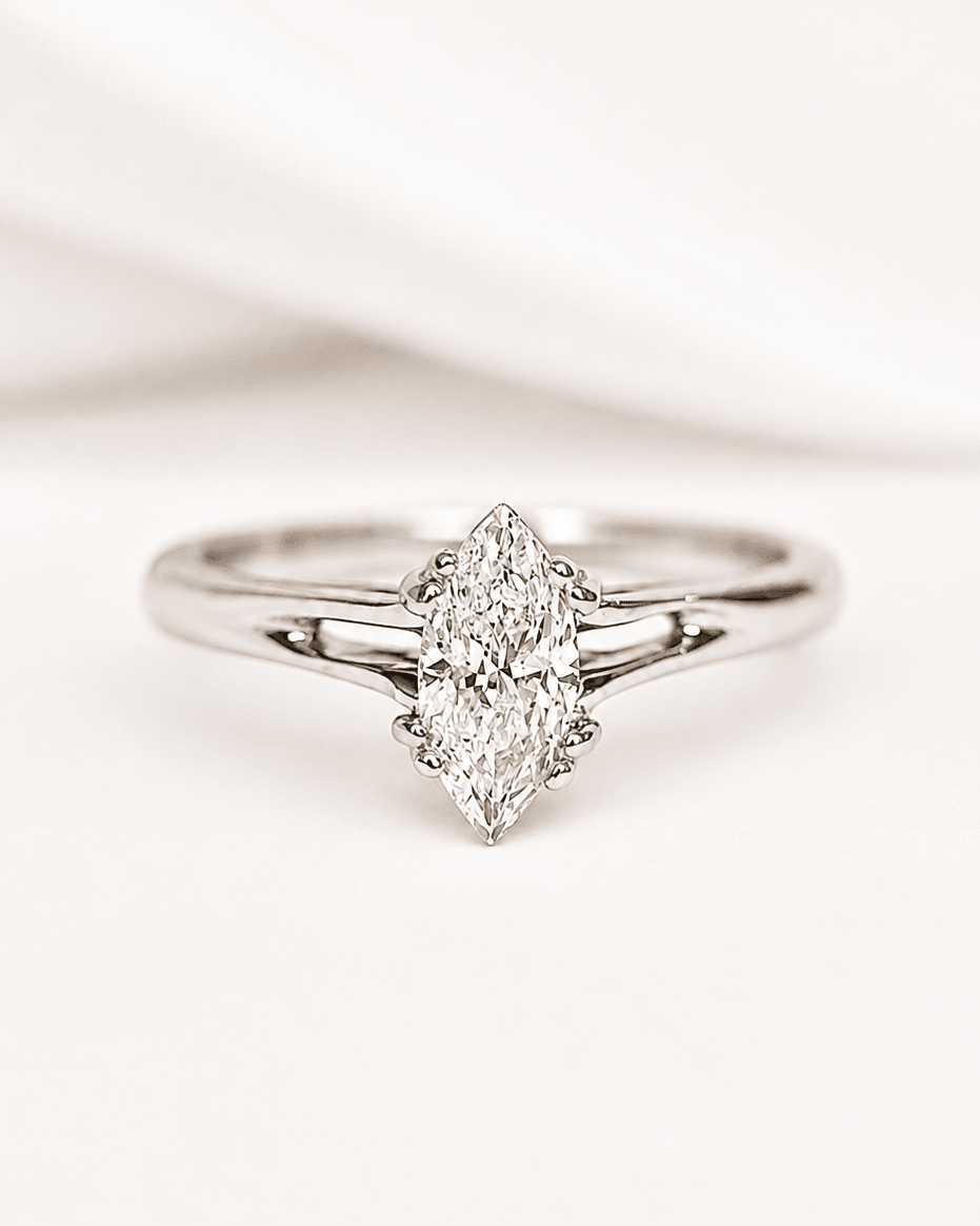 Bague Solitaire Diamant Marquise 0.63 carat "Calixta" - Elliade Paris