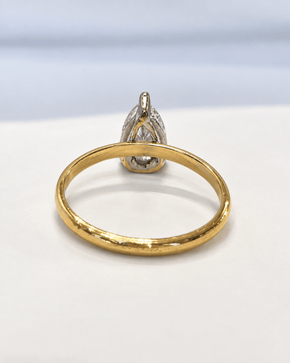 Bague Solitaire Diamant Taille Poire 0.92 carat F/VS2 "Alexandra" - Elliade Paris