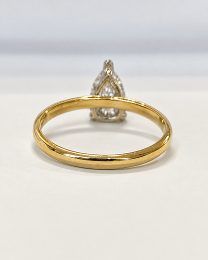 Bague Solitaire Diamant Taille Poire 0.92 carat F/VS2 "Alexandra" - Elliade Paris