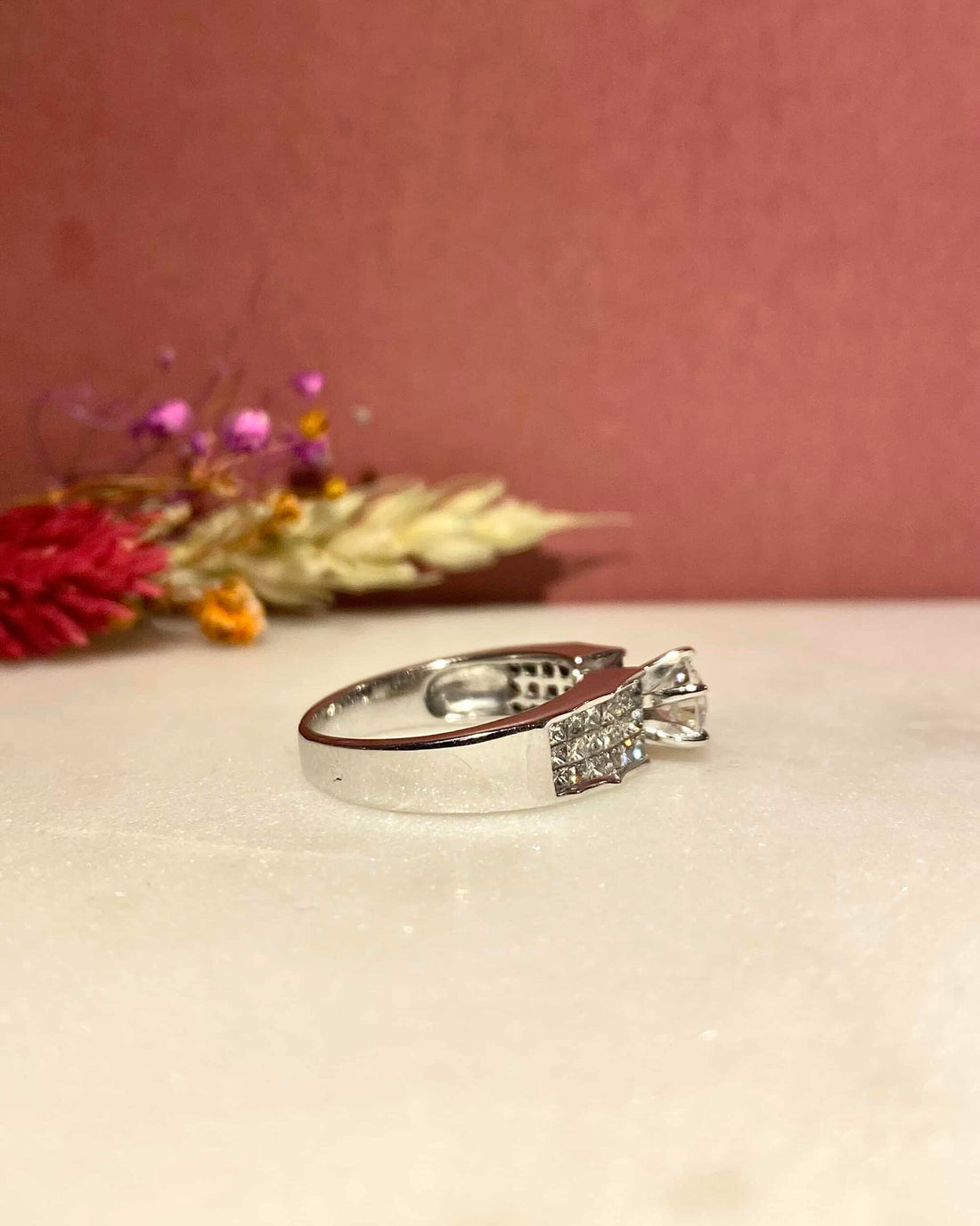 Bague Solitaire Vintage 37 Diamants 1.14 carat &quot;Adela&quot;