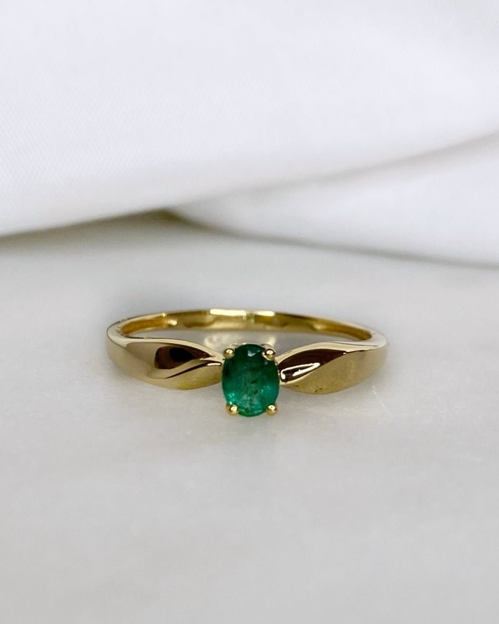 Bague Solitaire Emeraude 0.20 carat &quot;Alionore&quot; - Elliade Paris