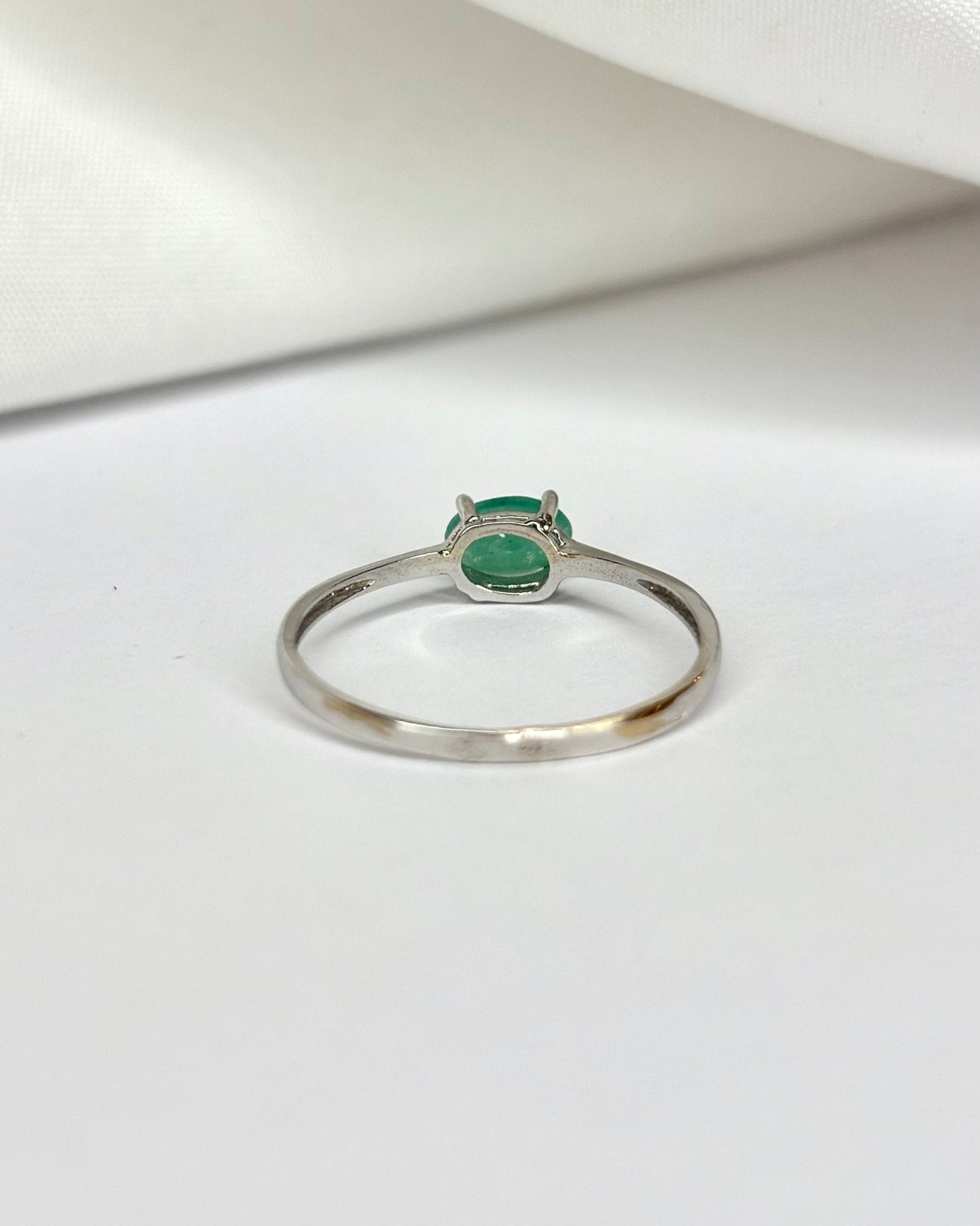 Bague Solitaire Émeraude 0.42 carat "Emelyne" - Elliade Paris