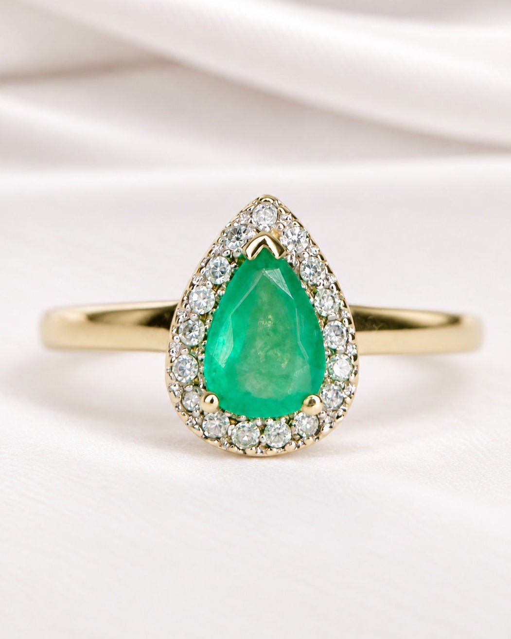 Bague Solitaire Émeraude 0.60 carat &amp; Diamants "Cynthia" - Elliade Paris
