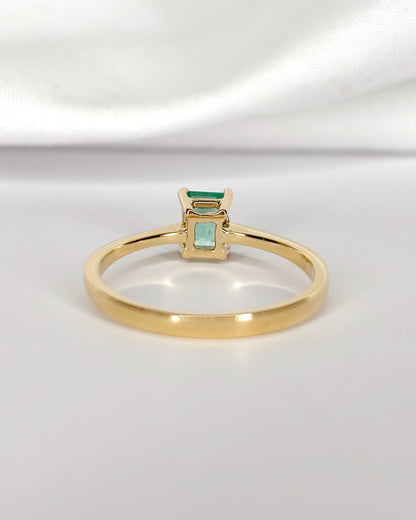 Bague Solitaire Émeraude 0.60 carat "Simone" - Elliade Paris