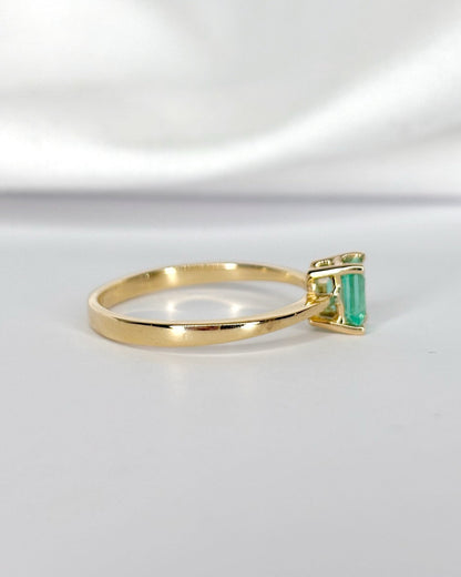 Bague Solitaire Émeraude 0.60 carat "Simone" - Elliade Paris