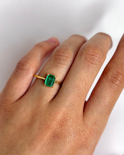Bague Solitaire Émeraude 0.72 carat "Emilia" - Elliade Paris