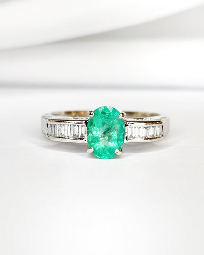 Bague Solitaire Émeraude 0.80 carat &amp; 11 Diamants "Daniela" - Elliade Paris