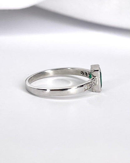 Bague Solitaire Émeraude 0.80 carat &amp; Diamants "Abigaël" - Elliade Paris
