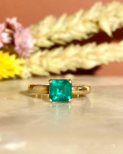 Bague Solitaire Émeraude 0.80 carat &quot;Frances&quot; - Elliade Paris