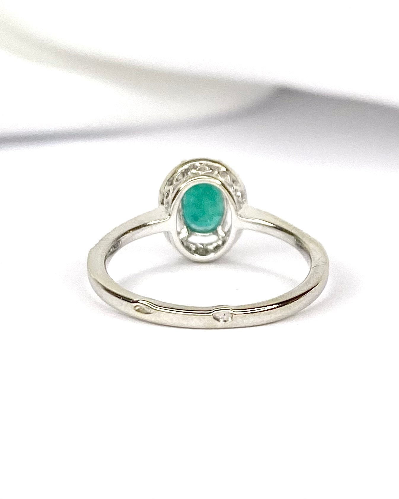 Bague Solitaire Émeraude 0.97 carat &amp; Diamants 0.21 carat "Edwina" - Elliade Paris