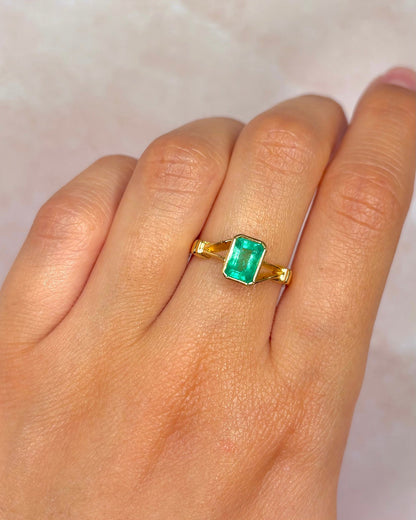 Bague Solitaire Émeraude 1.18 carat "Nancy" - Elliade Paris