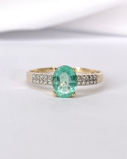 Bague Solitaire Émeraude 1.30 carat &amp; Diamants "Anaëlle" - Elliade Paris