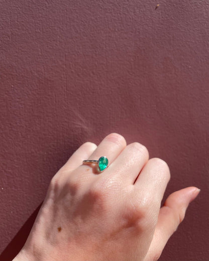 Bague Solitaire Émeraude 1.30 Carat &quot;Katerina&quot; - Elliade Paris