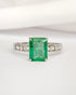 Bague Solitaire Émeraude 2.13 carats & Diamants 0.26 carat "Eléanore" - Elliade Paris