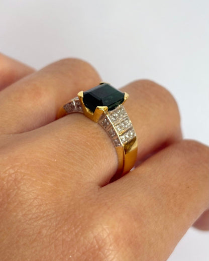 Bague Solitaire Émeraude 2.50 cts &amp; 30 Diamants &quot;Athéna&quot; - Elliade Paris