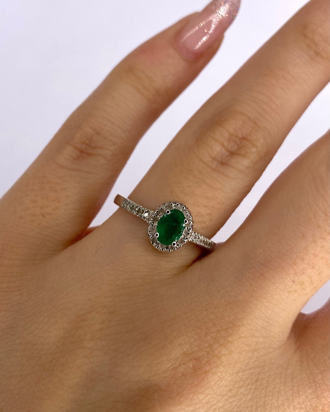 Bague Solitaire Émeraude &amp; Diamants "Thérèse" - Elliade Paris