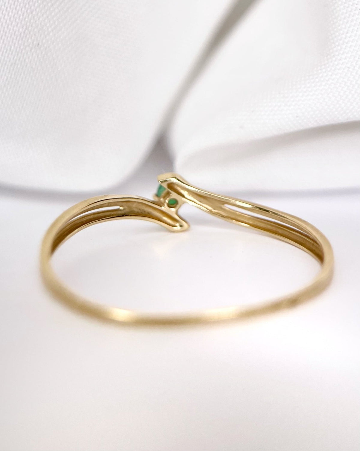 Bague Solitaire Émeraude "Sylvia" - Elliade Paris