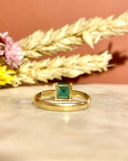 Bague Solitaire Émeraude 0.80 carat &quot;Frances&quot;