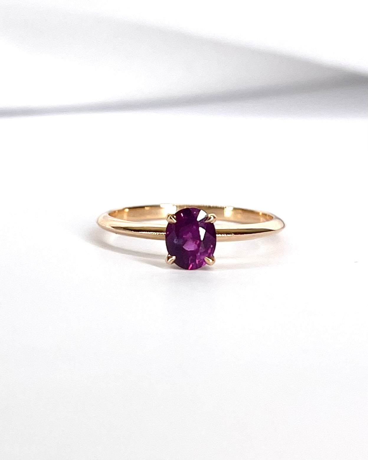 Bague Solitaire Grenat 0.80 carat "Patricia" - Elliade Paris