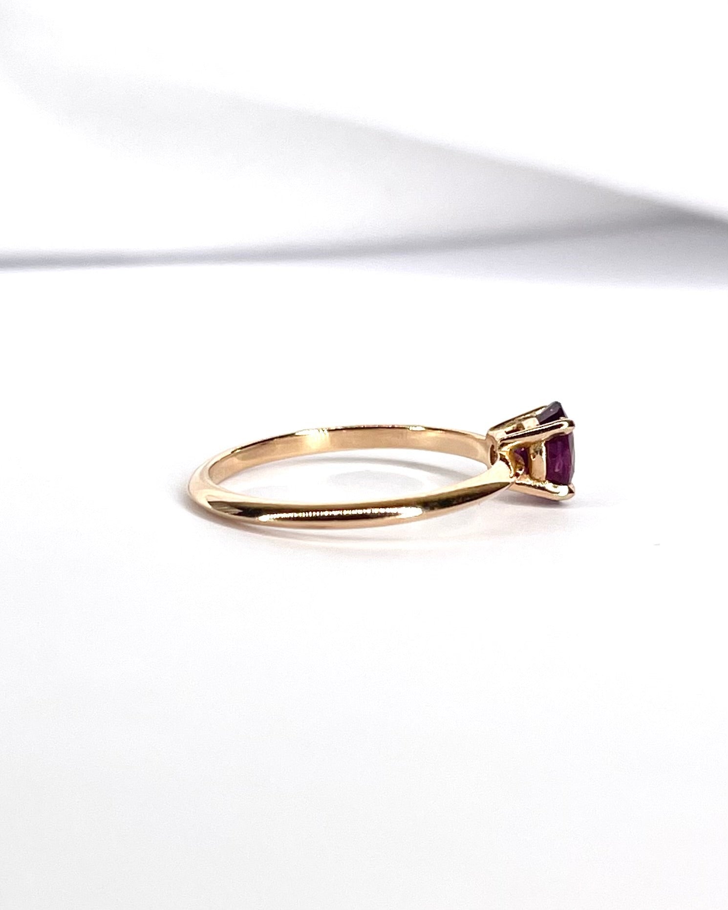 Bague Solitaire Grenat 0.80 carat "Patricia" - Elliade Paris