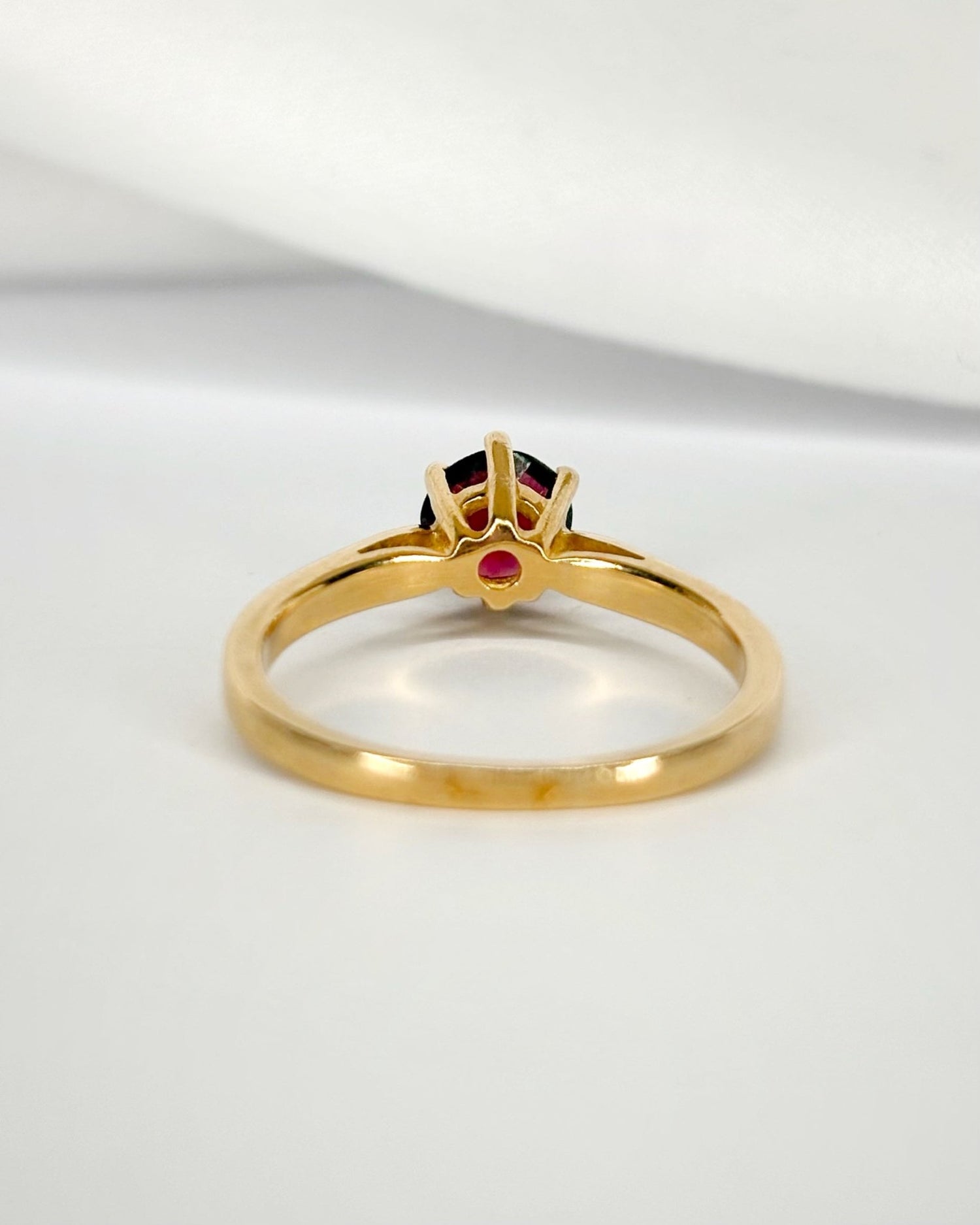 Bague Solitaire Grenat 0.85 carat "Samantha" - Elliade Paris