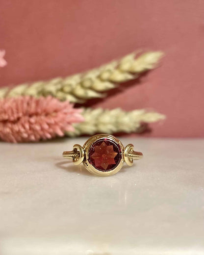 Bague Solitaire Grenat 1.10 carat &quot;Laurel&quot; - Elliade Paris
