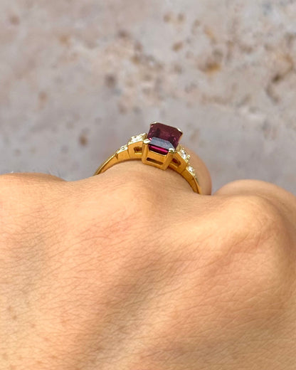 Bague Solitaire Grenat 1.15 carat &amp; Diamants "Irena" - Elliade Paris