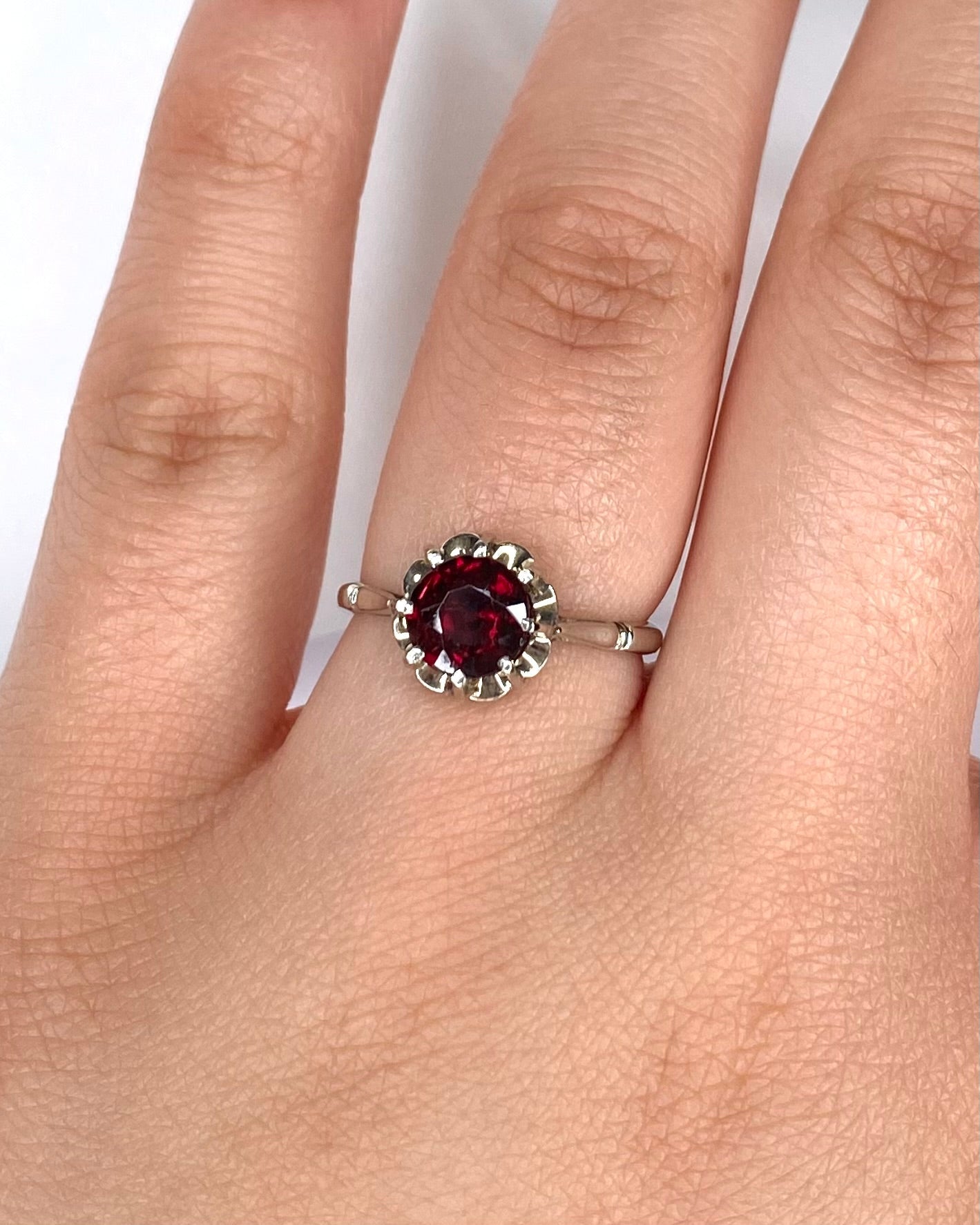 Bague Solitaire Grenat 1.35 carat "Andrea" - Elliade Paris