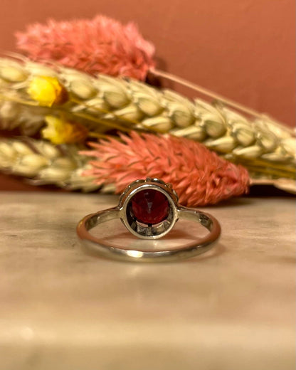 Bague Solitaire Grenat 1.35 carat &quot;Raphaela&quot; - Elliade Paris