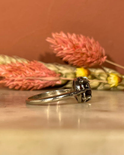 Bague Solitaire Grenat 1.35 carat &quot;Raphaela&quot; - Elliade Paris