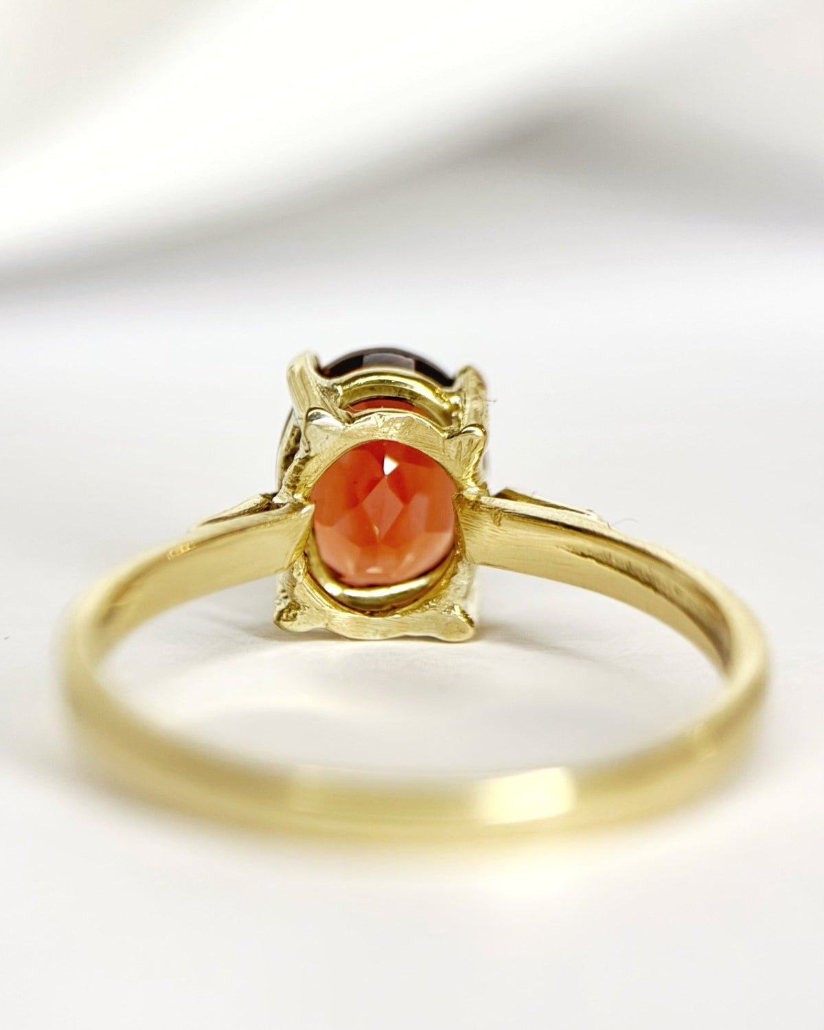 Bague Solitaire Grenat 1.45 carat "Daniel" - Elliade Paris