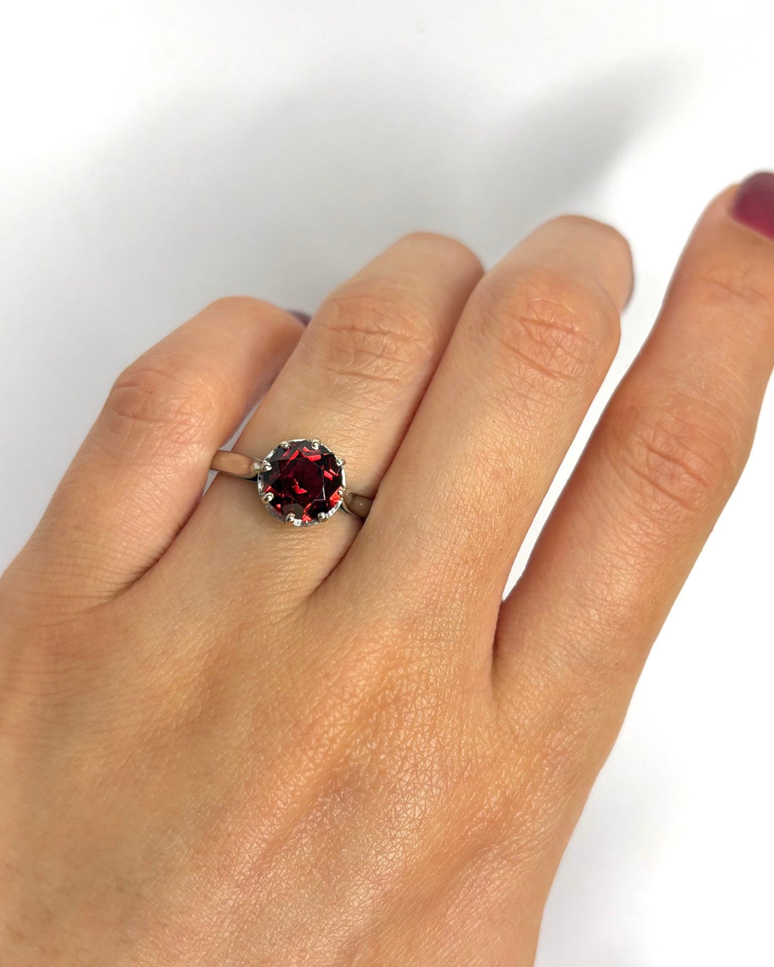 Bague Solitaire Grenat 2.15 carats "Rina" - Elliade Paris