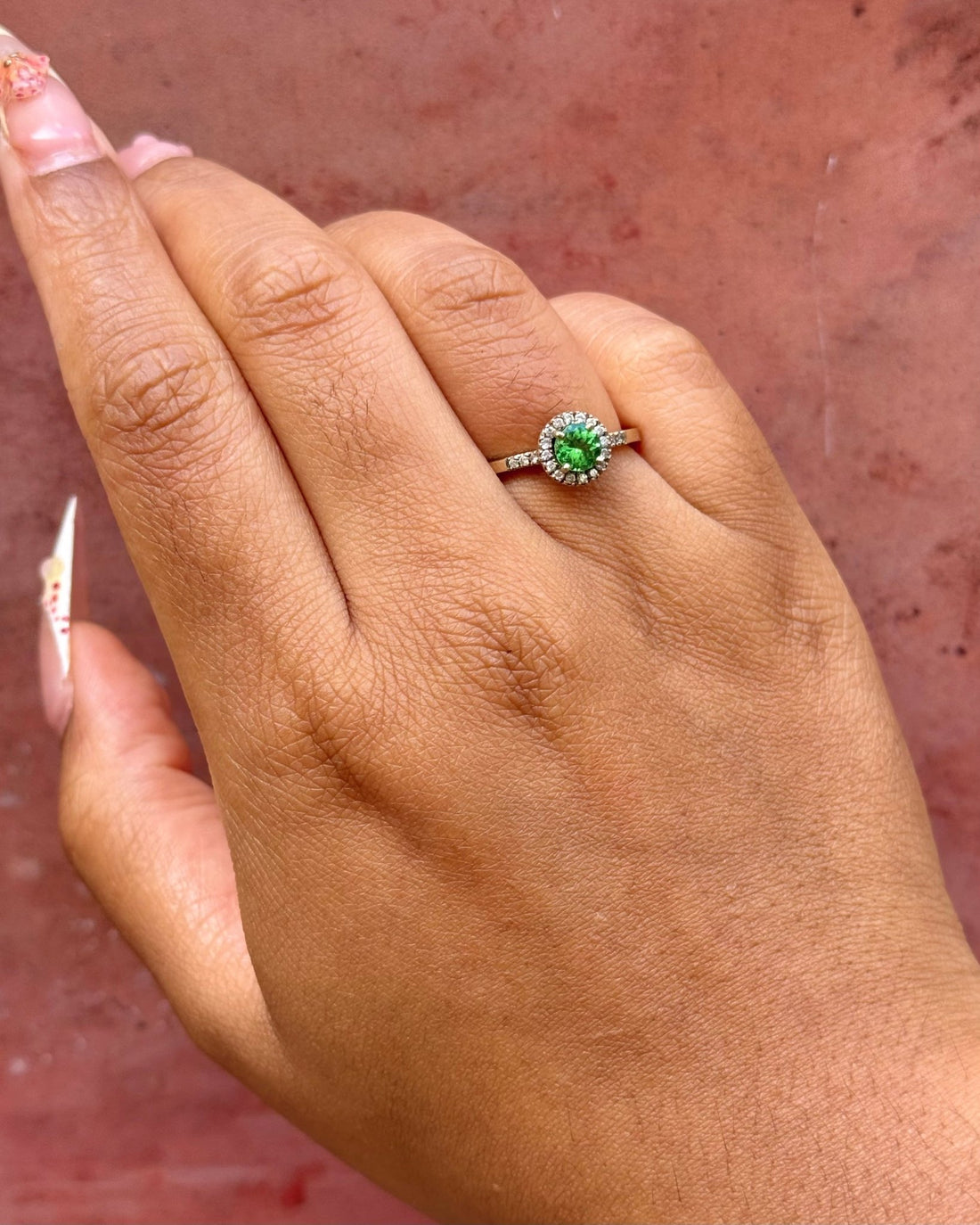 Bague Solitaire Grenat Tsavorite 0.67 carat &amp; Diamants 0.22 carat "Erika" - Elliade Paris