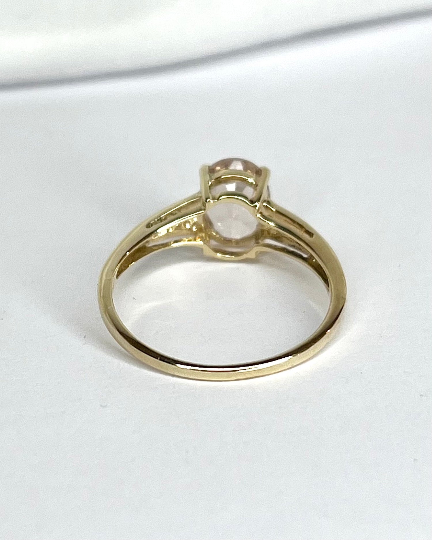 Bague Solitaire Morganite 1.30 carat &amp; 2 Diamants "Mihaela" - Elliade Paris