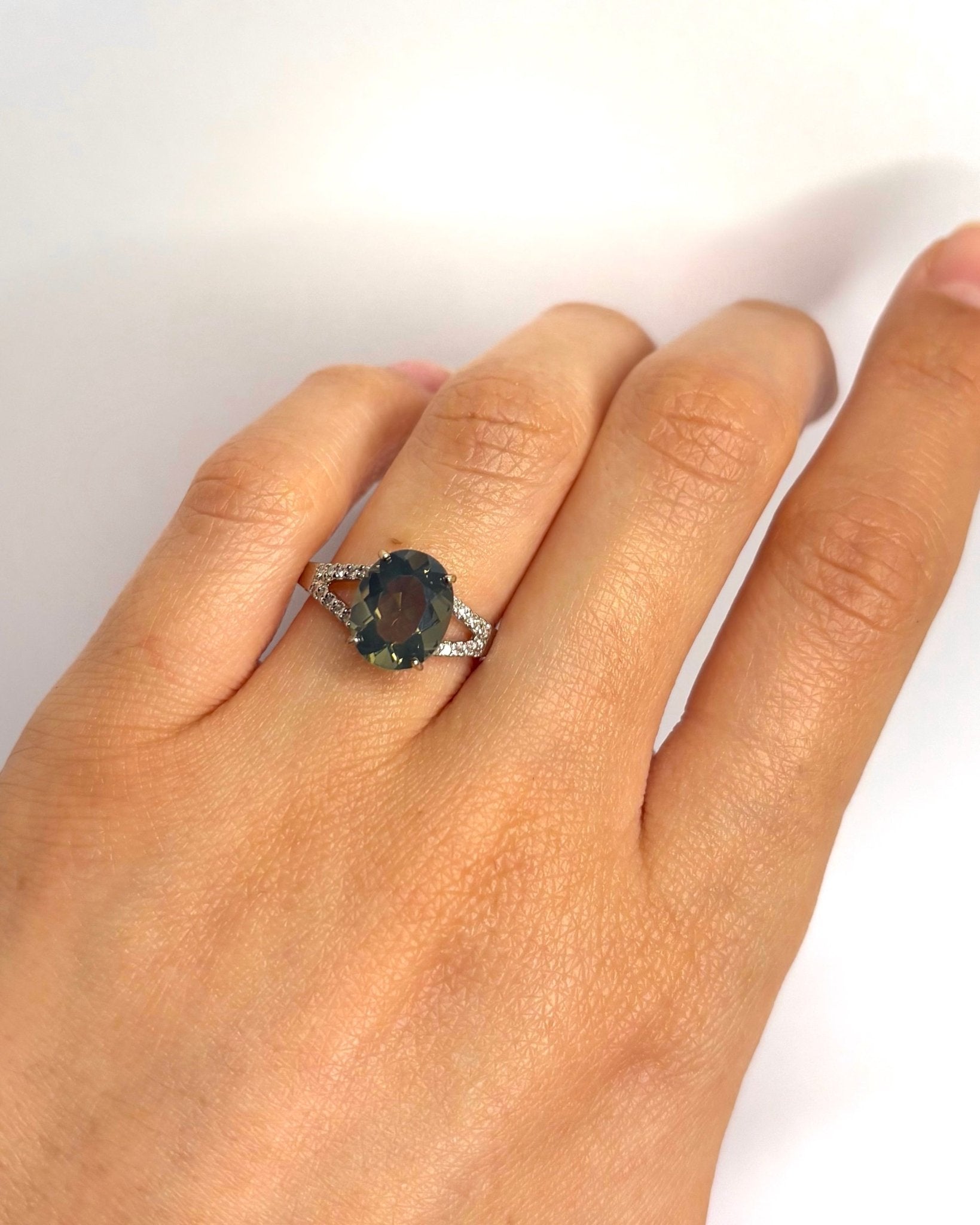 Bague Solitaire Opale 1.90 carat &amp; Diamants "Lucia" - Elliade Paris