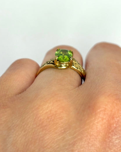 Bague Solitaire Péridot 1.24 carat "Nine" - Elliade Paris