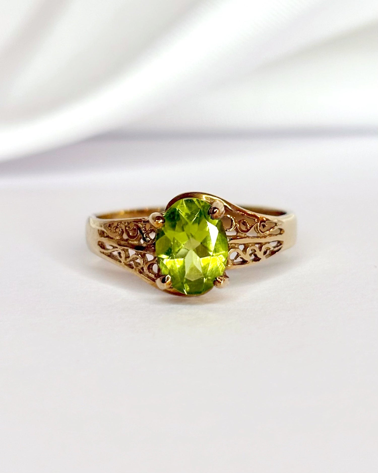 Bague Solitaire Péridot 1.24 carat "Nine" - Elliade Paris