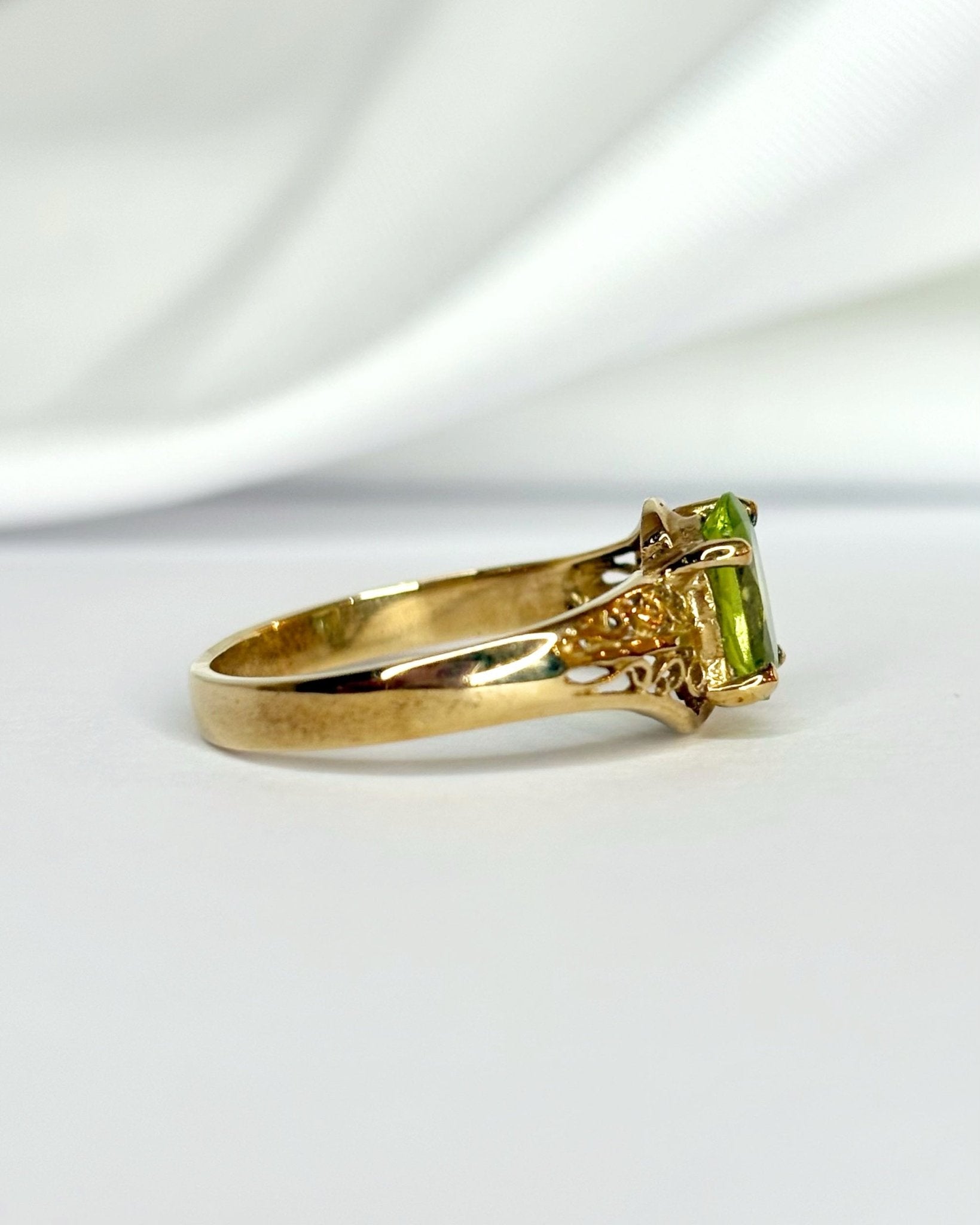 Bague Solitaire Péridot 1.24 carat "Nine" - Elliade Paris