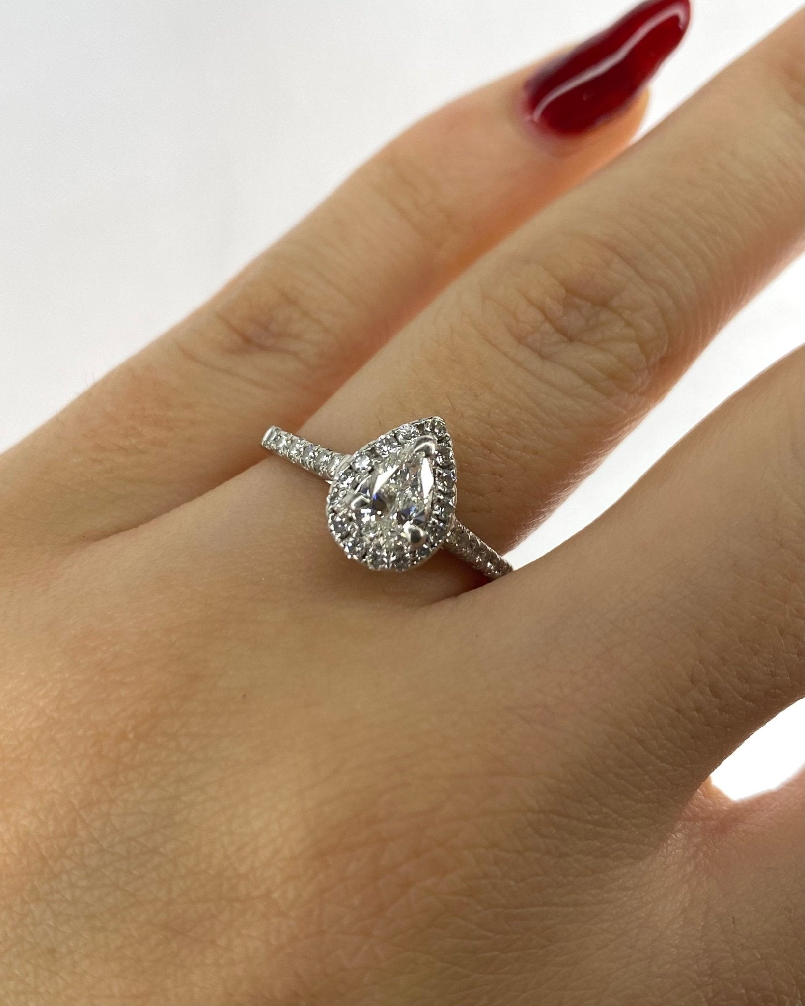 Bague Solitaire Poire Diamants 1.03 carat "Noëmie" - Elliade Paris