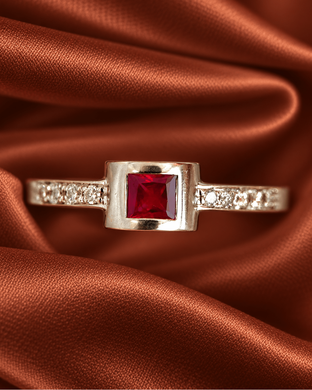 Bague Solitaire Rubis 0.30 carat &amp; Diamants 4.31g "Ernest" - Elliade Paris