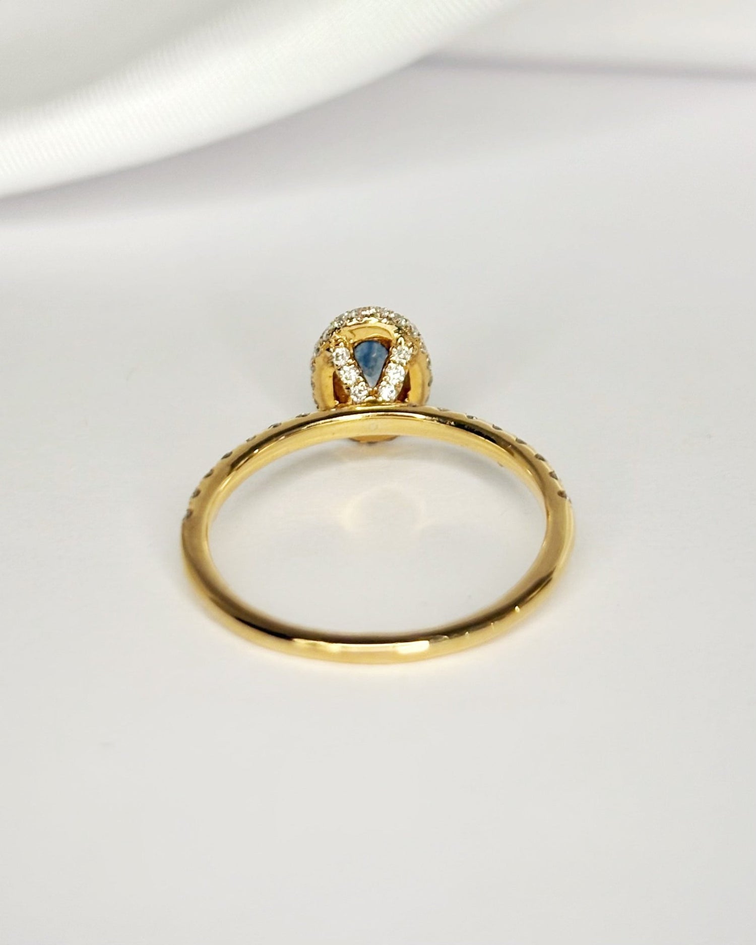 Bague Solitaire Saphir 0.40 carat &amp; Diamants 0.64 carat "Magda" - Elliade Paris