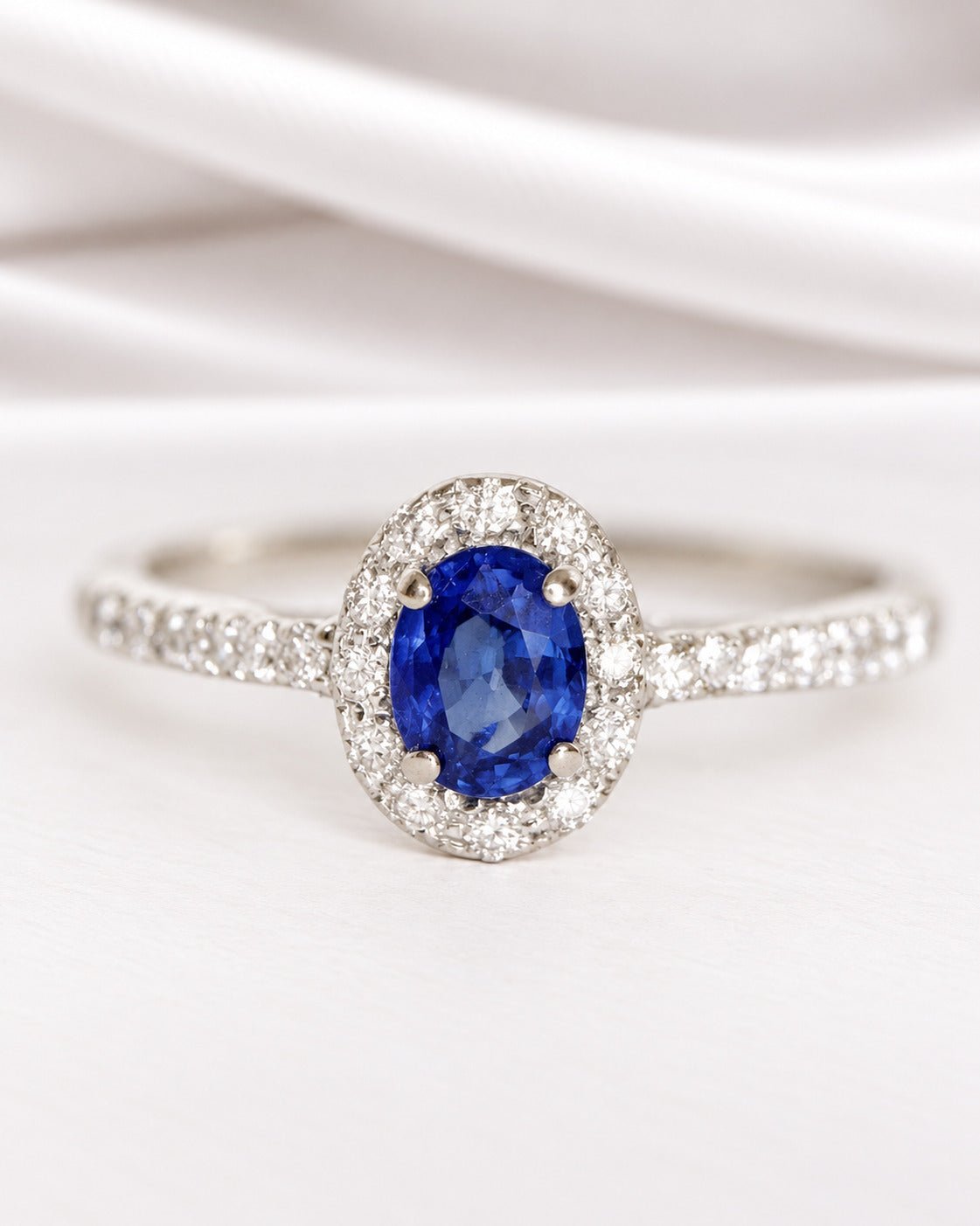 Bague Solitaire Saphir 0.61 carat &amp; Diamants 0.22 carat "Edwige" - Elliade Paris