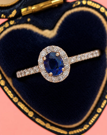 Bague Solitaire Saphir 0.61 carat &amp; Diamants 0.22 carat "Edwige" - Elliade Paris